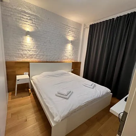 Апартаменти Elegant With Balcony *